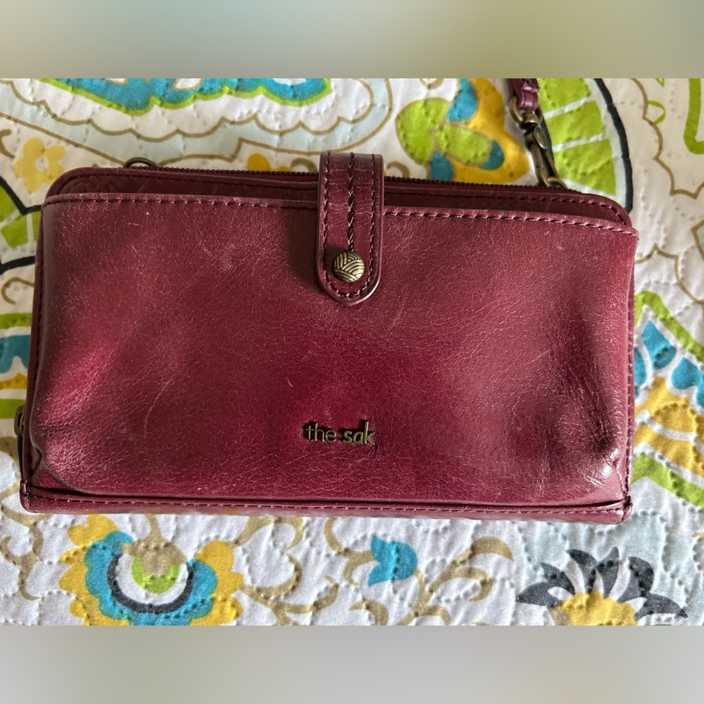 Sak wallet burgundy color